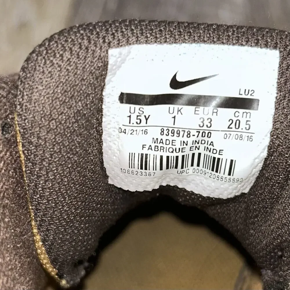 Nike Court Borough Mid Beige Khaki Kids Youth US Size 1.5Y 839978-700 High Top